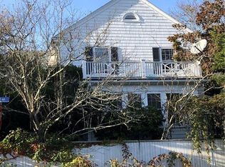 102 Gibbs Ave, Newport, RI 02840