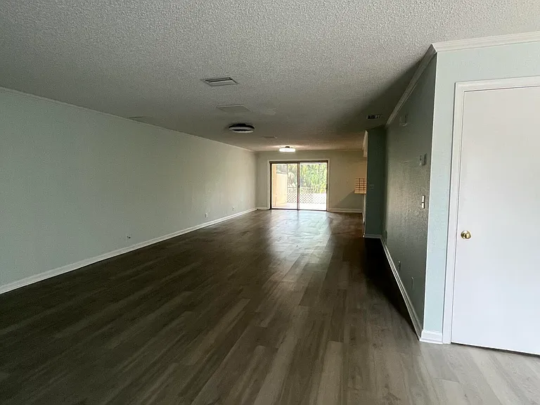 4305 Coral Springs Dr #2H — Photo 1