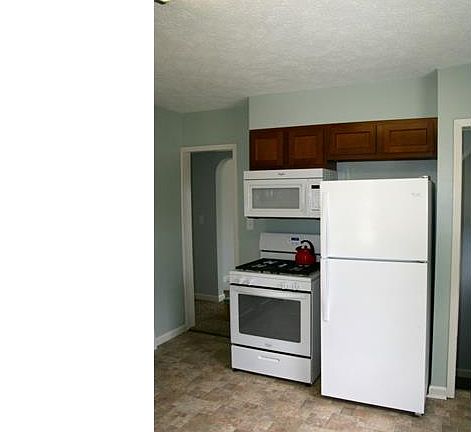 5th image of 4651 W 157th St