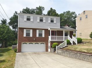 7061 Lawrence Dr, Bethel Park, PA 15102
