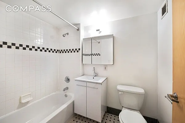 Rented by Compass | media 7