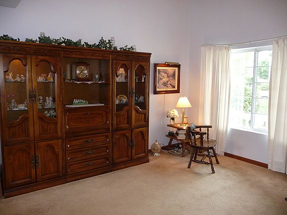 4th image of 1490 Cheriton Cir
