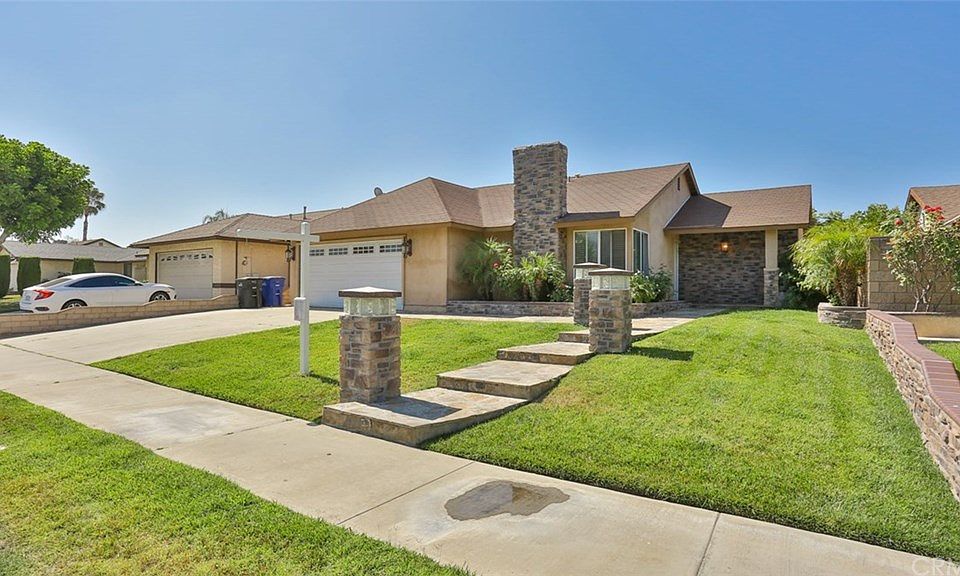 1st image of 465 Montezuma St
