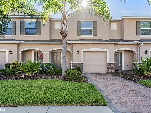 2nd image of 3836R Silverlake Way