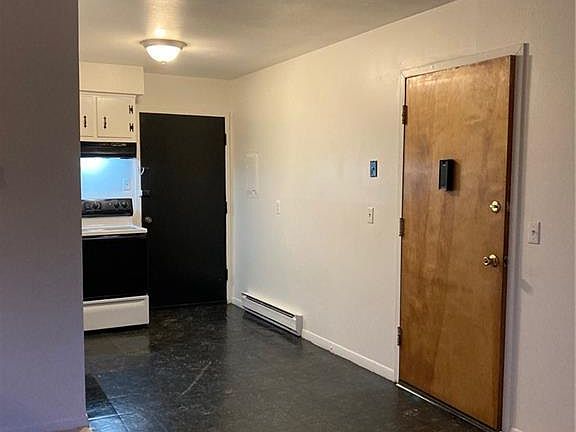 3rd image of 41 Briarwood Ln APT A