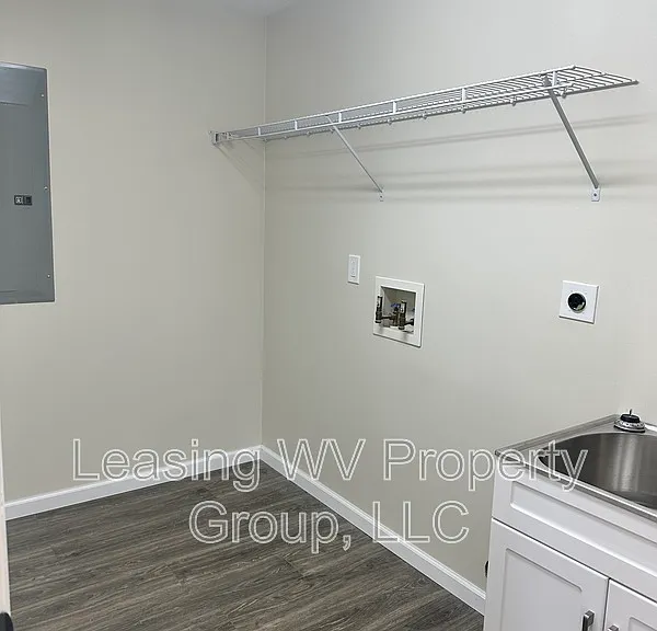21 Bette Ln — Photo 8