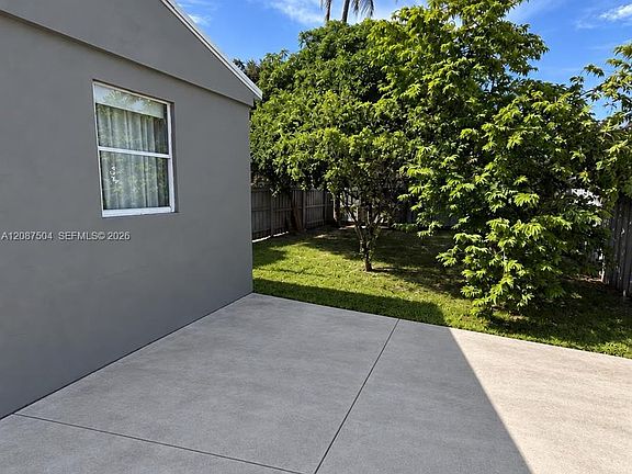 5th image of 1418 NW 101st St