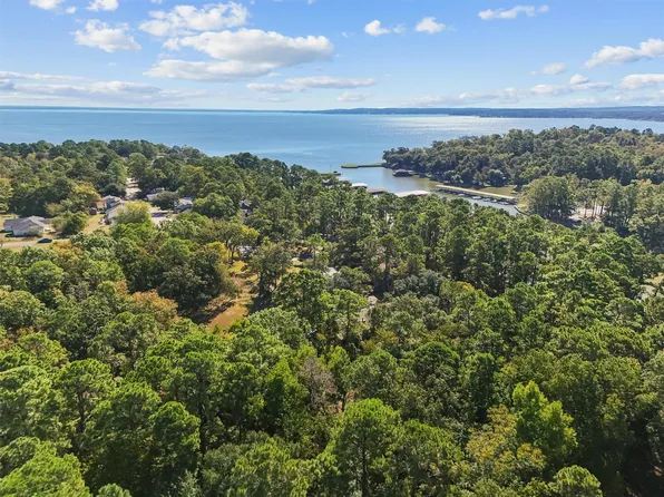 102 Villa Way, Coldspring, TX 77331