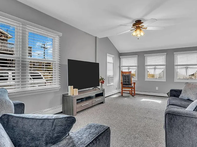 58 Farragut Ave #A — Photo 25