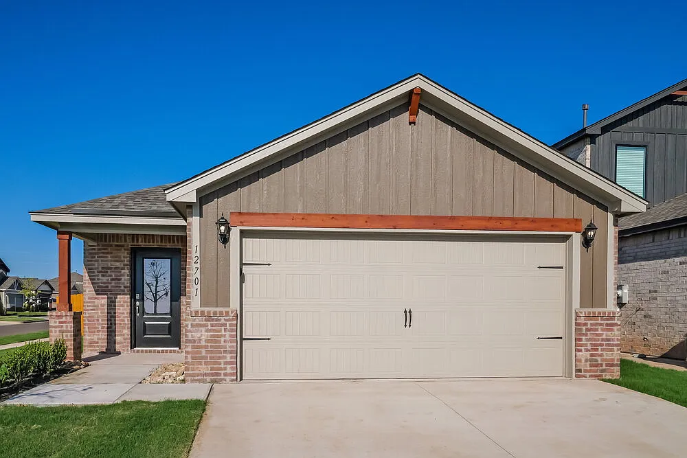 3 bed, 2.0 bath, 1420 sqft, $1,710 — Photo 1