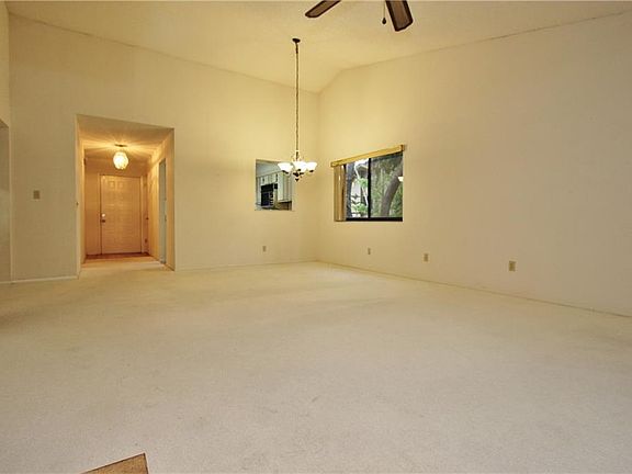 4th image of 371 Winchester Pl