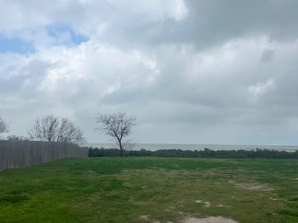 118 Michigan St #8, Pt Isabel, TX 78578