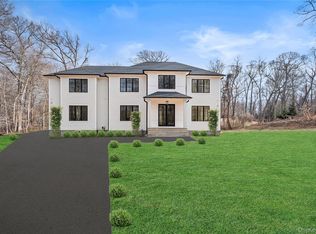 9 Wilderness Road, Nissequogue, NY 11780