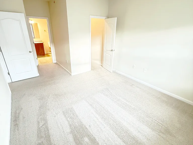 Clairmont at Farmgate — Photo 95