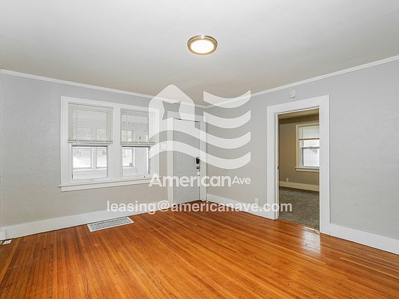 1818593_004_wm_-_living_room_13270508.jpg