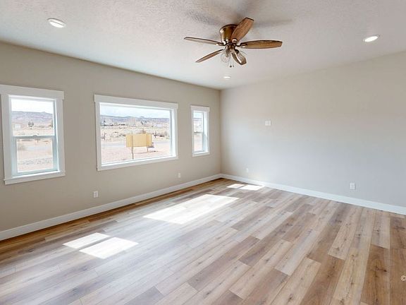 5th image of 1075 Canyon Dr