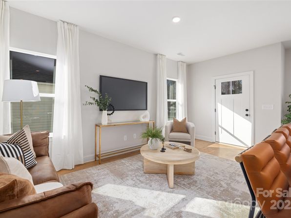 charlotte-north-carolina-452269501 picture