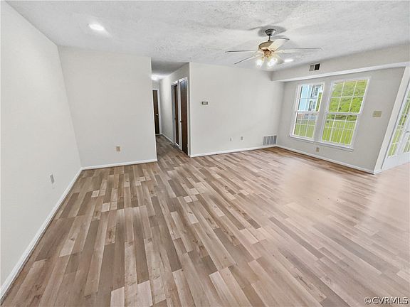 4th image of 9389 Horse Castle Ct Unit 708