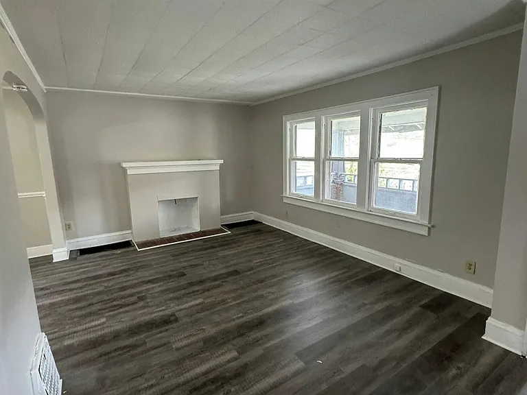 623 Storer Ave — Photo 3