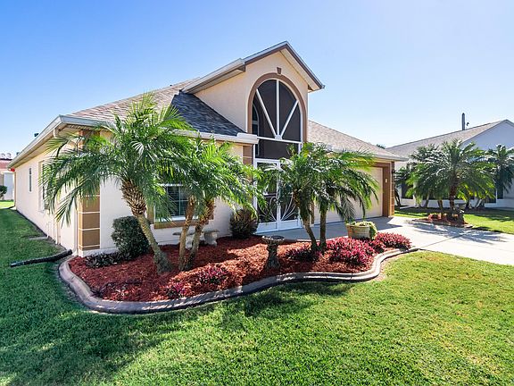 3rd image of 1213 Creek Side Cir