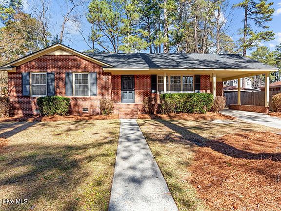 2nd image of 211 Woodstock Drive