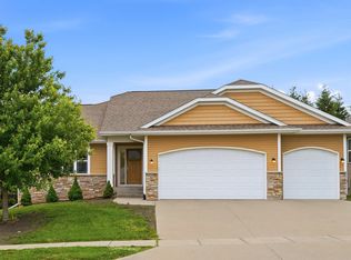 59 Whitechapel Dr, Iowa City, IA 52245