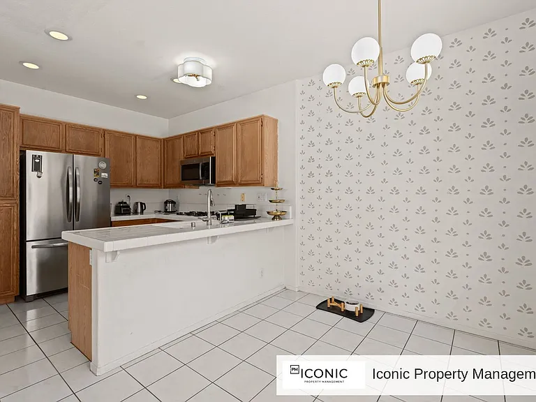10806 Westonhill Dr — Photo 15