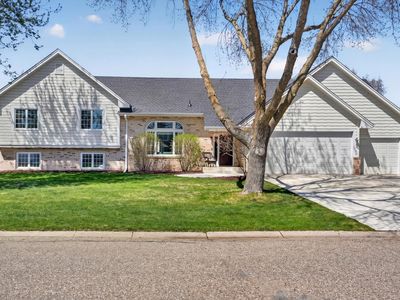 709 Laura Ct, Chaska, MN, 55318