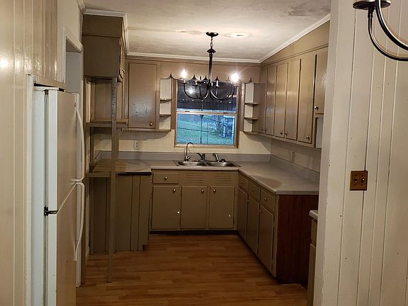 2nd image of 459 SE Castillo Ter