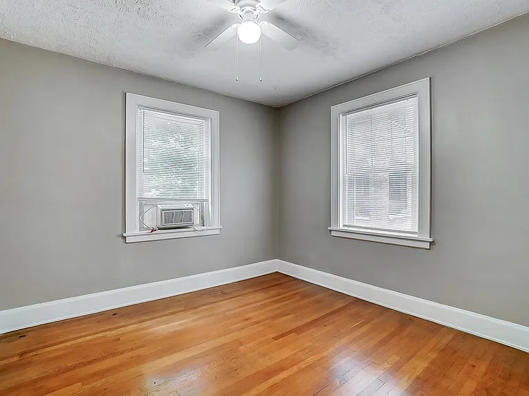 2560 Madison Rd #6 — Photo 10