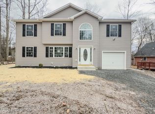 7269 Long Pine Dr, Tobyhanna, PA
