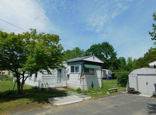 39 Mobile Home Way, Springfield, MA 01119