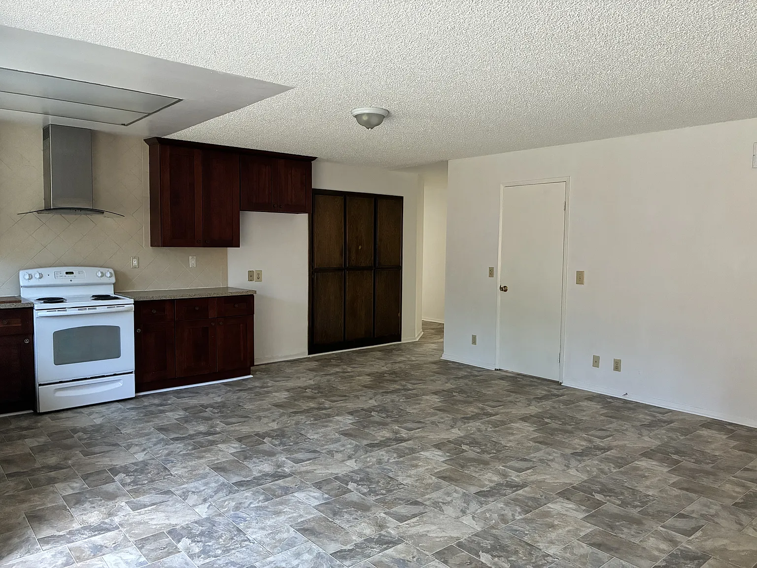 Princeton Pl, Gilroy — Photo 2