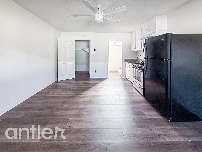 9013 Orion Ave #A23 — Photo 3
