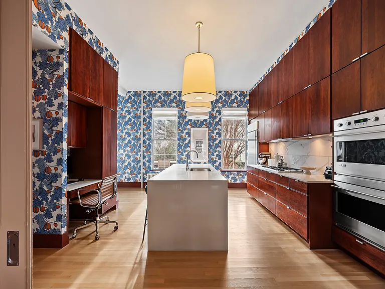 160 Ainslie St #1 — Photo 29