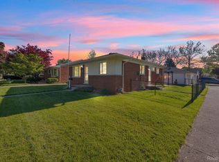 8610 N Evangeline St, Dearborn Heights, MI 48127