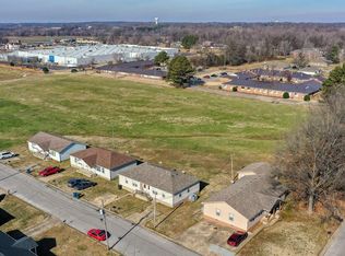 2401 Viking Dr, Humboldt, TN 38343