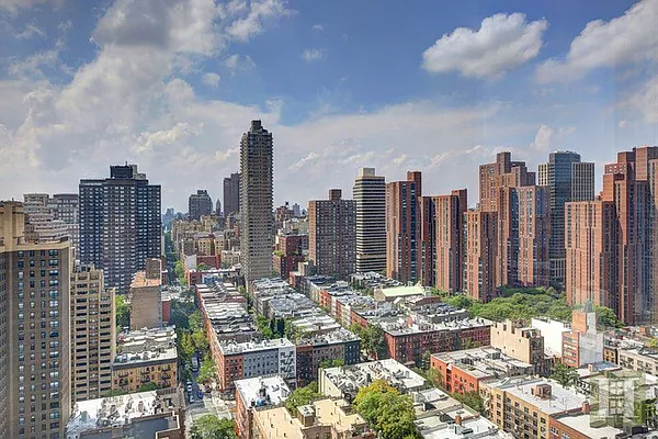 Rented by Halstead Real Estate | media 7