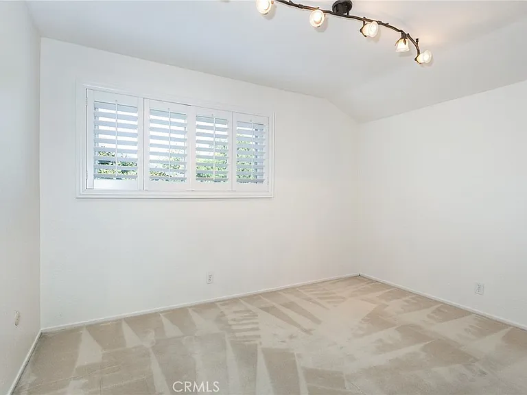 20246 Lanark St — Photo 25