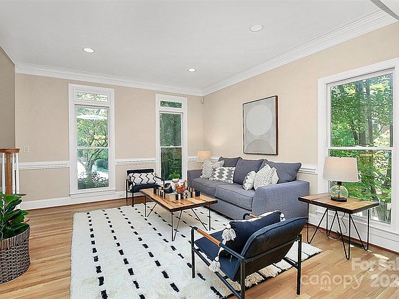 3rd image of 5608 Camilla Dr