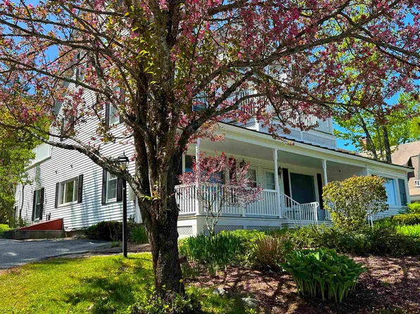 14 Lake Avenue #2, Sunapee, NH 03782