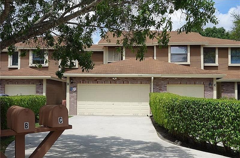 1st image of 6186 E Laurel Ln