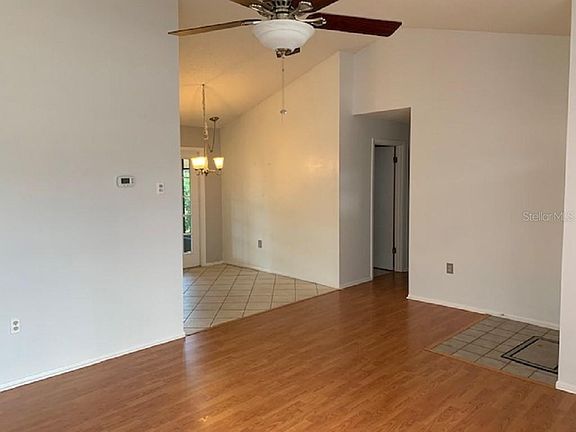 5th image of 1327 Calamondin Dr