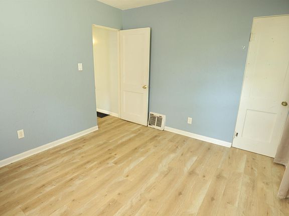 5th image of 1502 State St