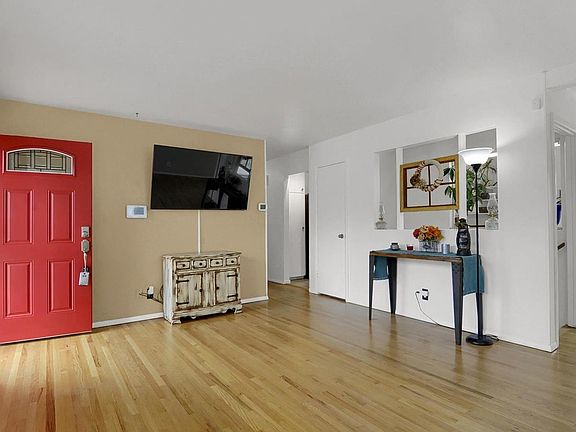 5th image of 1622 Howard Ave