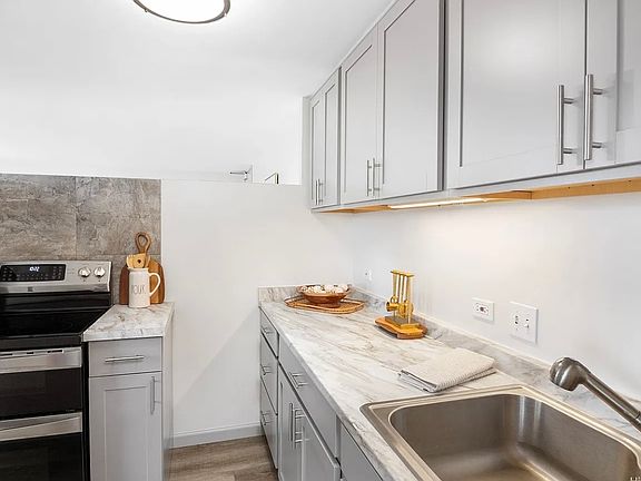 5th image of 98-288 Kaonohi St APT 703