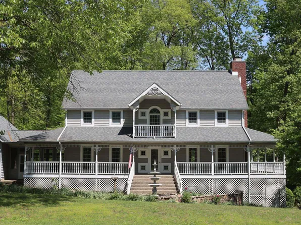 161 The Woods, Bedford, IN 47421