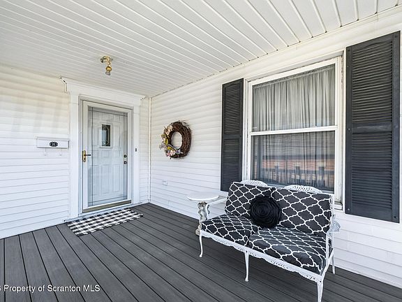 3rd image of 616 Myrtle St
