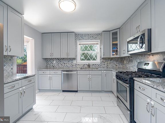 3rd image of 6809 Crafton Ln