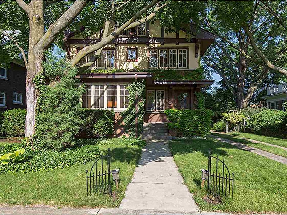 1st image of 208 Paris Ave
